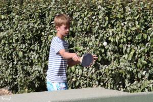 Holidays 12 - Ping pong - Justin