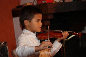 Huy - 2009 - Little violinist