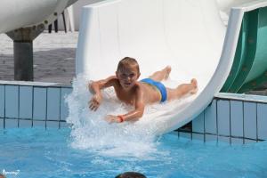 Holidays 12 - Waterslide - Fred