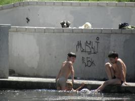 Lower Rio Boys - 2554 - May - Bathing in the Canals - 01