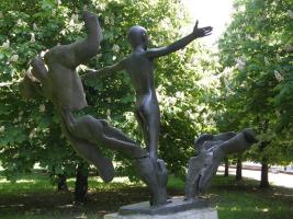 Romanova, Zinaida (born in 1932) - Kaliningrad (ex Koenigsberck) sculpture park, 'World without War' 1981